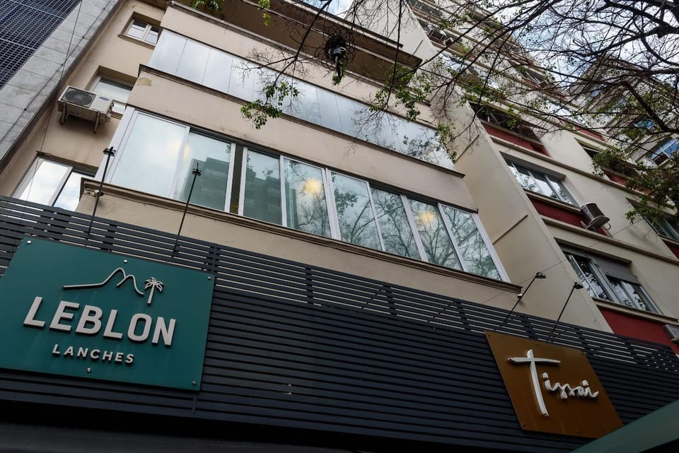 Premium Leblon | 2BR, Balcony, 5min to the Beach Apartment in Rio de Janeiro