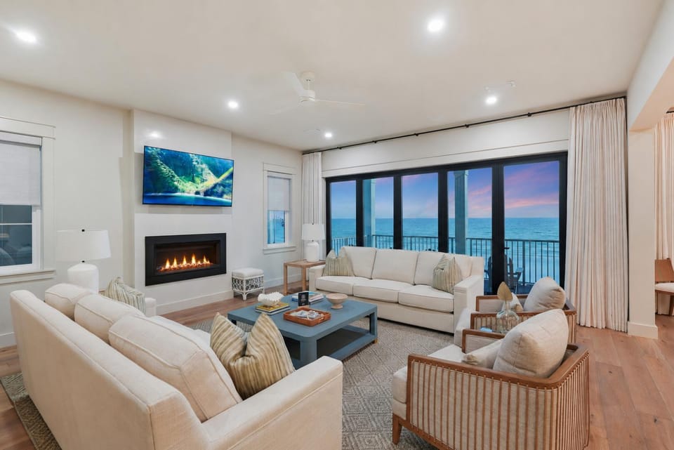 The Headliner House in Lower Grand Lagoon
