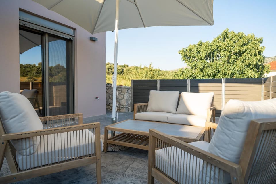 Patio, Balcony/Terrace, Seating area