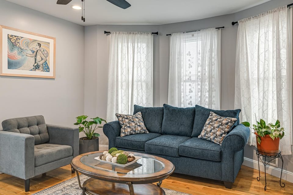 Walk to the NYC Train! Mt Vernon Escape w/ Patio Apartment in Mount Vernon