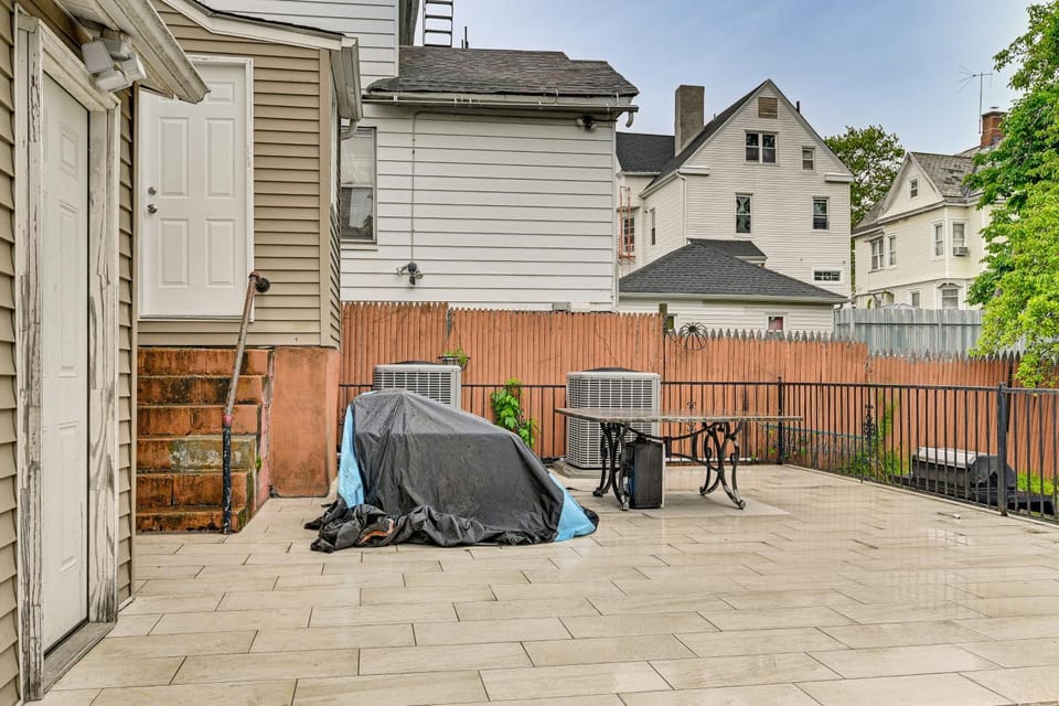 Walk to the NYC Train! Mt Vernon Escape w/ Patio Apartment in Mount Vernon