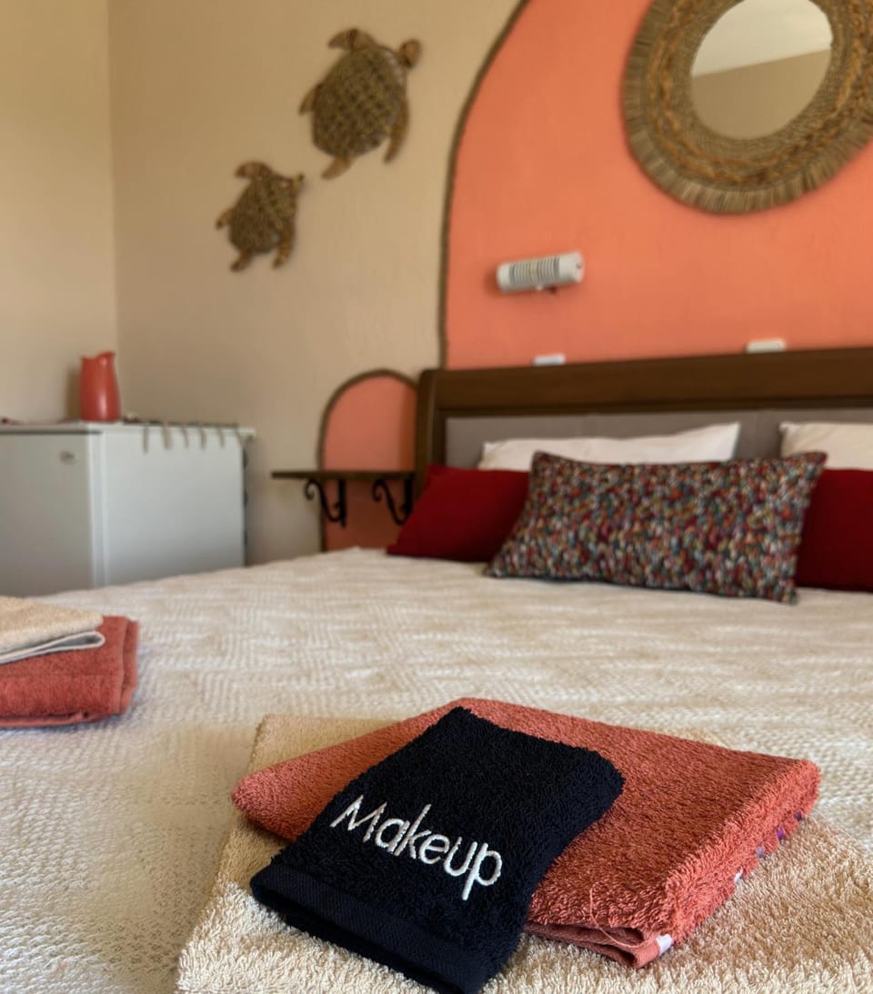 Bedroom, towels