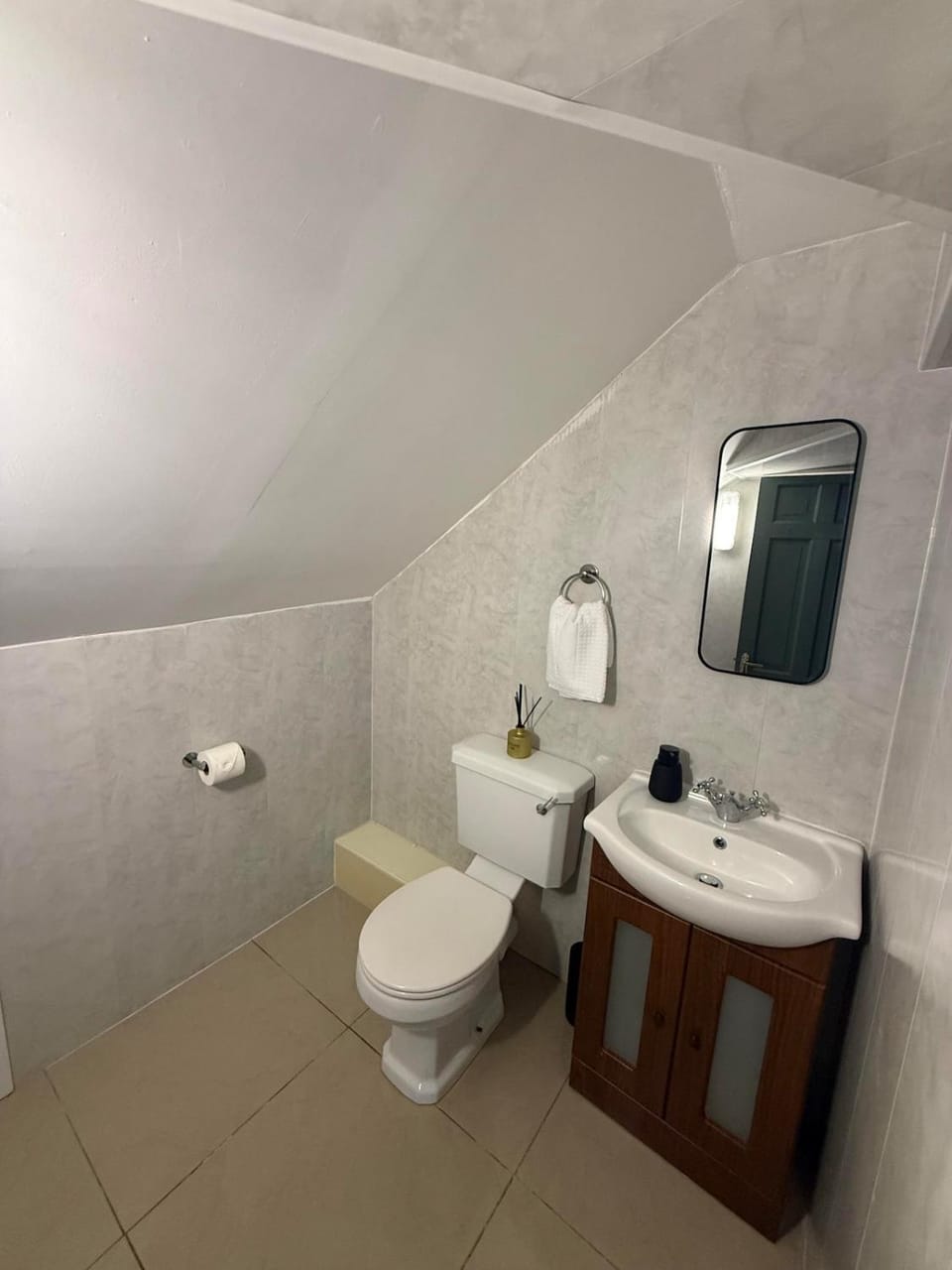 Charming 5 Bed Cashel Townhouse House in Co. Tipperary, Ireland