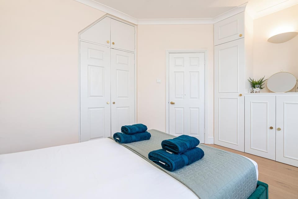 Bed, Bedroom, wardrobe