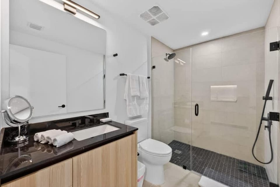 Urban Luxury Studio Apartment in Miami
