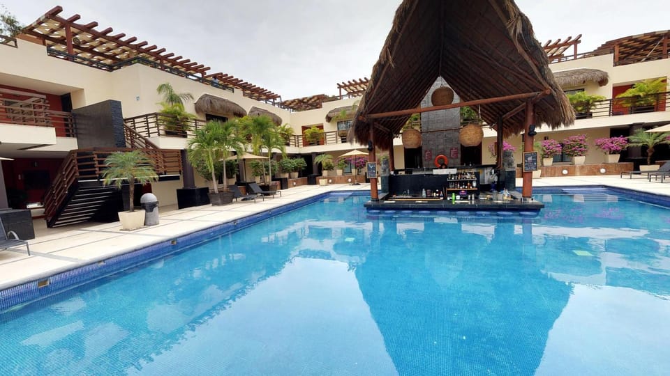 Property building, Swimming pool