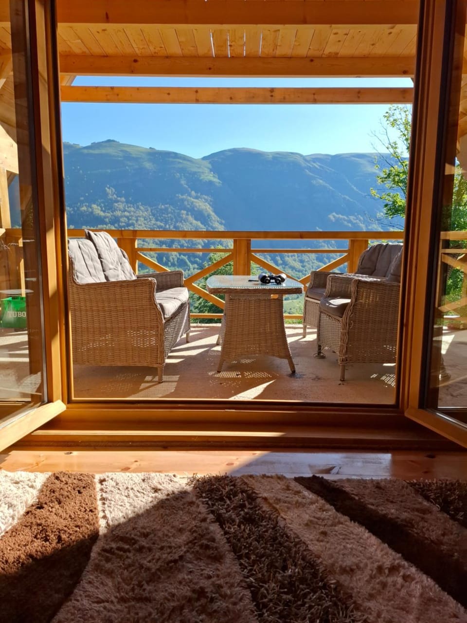 Natural landscape, View (from property/room), Balcony/Terrace, Seating area, Mountain view