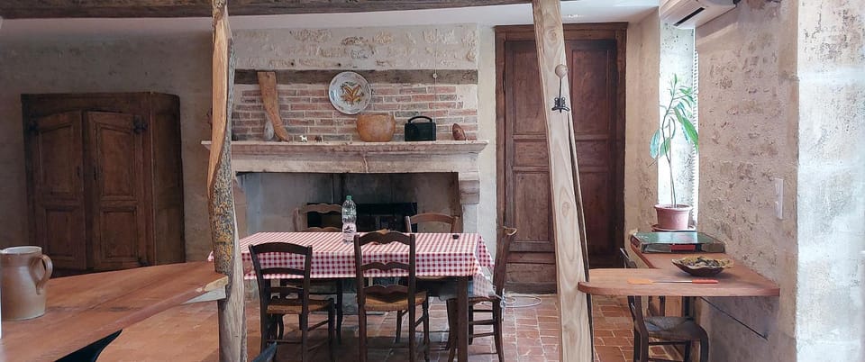 Seating area, Dining area