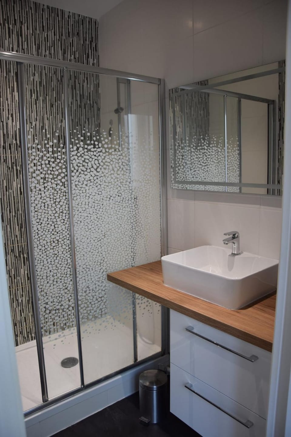 Shower, Bathroom, washing machine