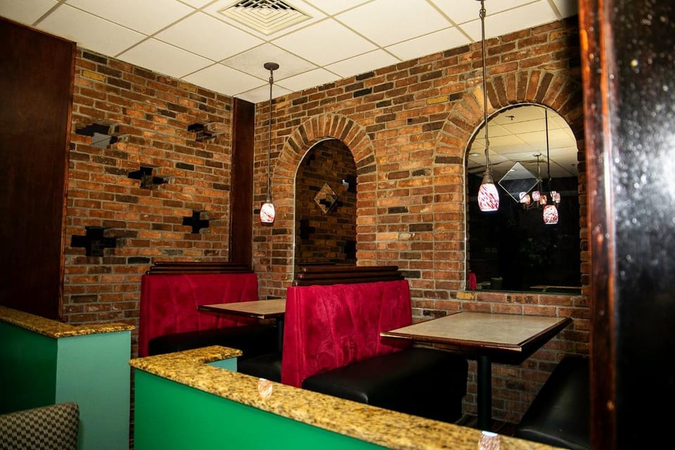 Lounge or bar, Seating area, Dining area