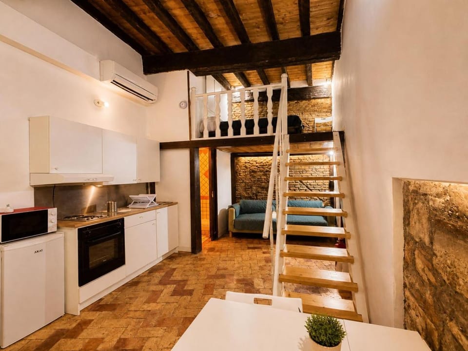 Campo De Fiori Loft Apartment in Rome