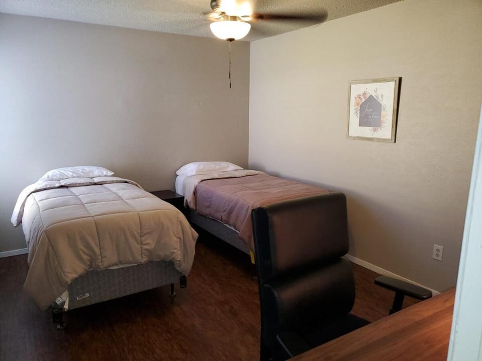 Alderbrok Place 2 BR 1BA FencedYard Pet Stays Free Apartment in Austin