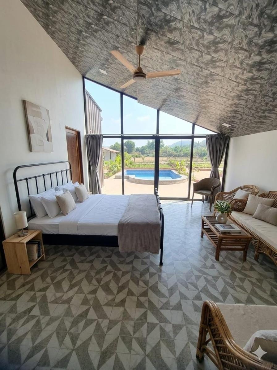 Bed, Bedroom, sunbed