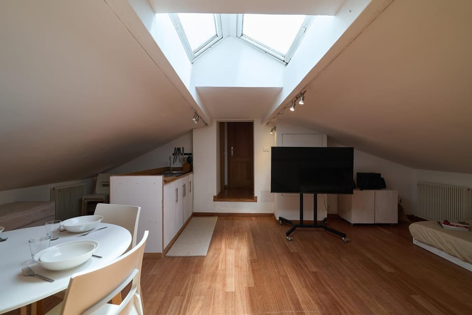 Communal lounge/ TV room, TV and multimedia, Living room