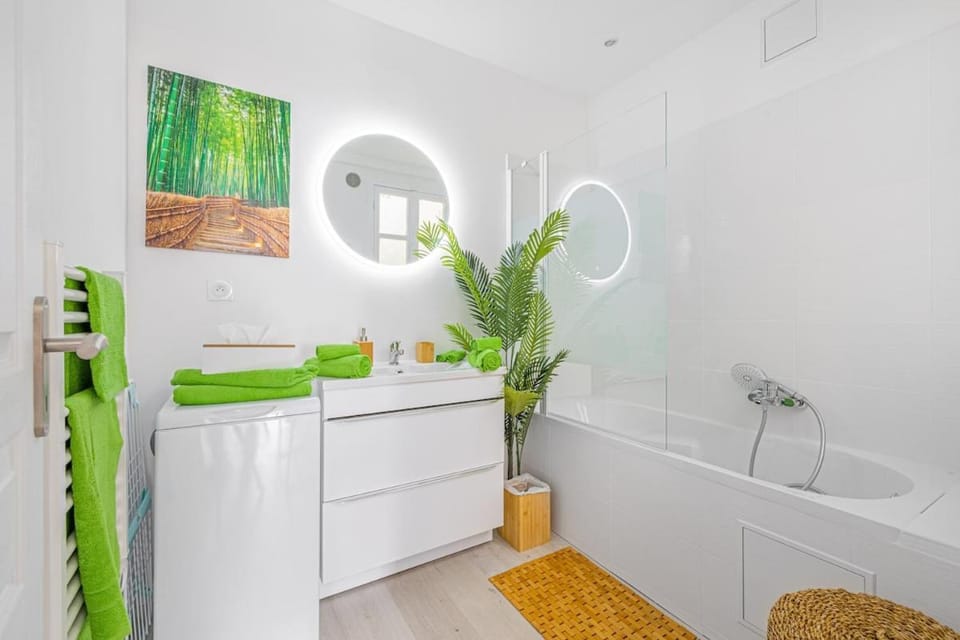 Relaxation & Comfort Design Studio with Ambient LED Apartment in Nice
