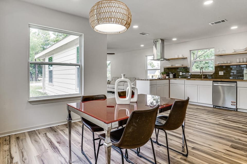 Updated Craftsman in Historic Southside Fort Worth House in Fort Worth