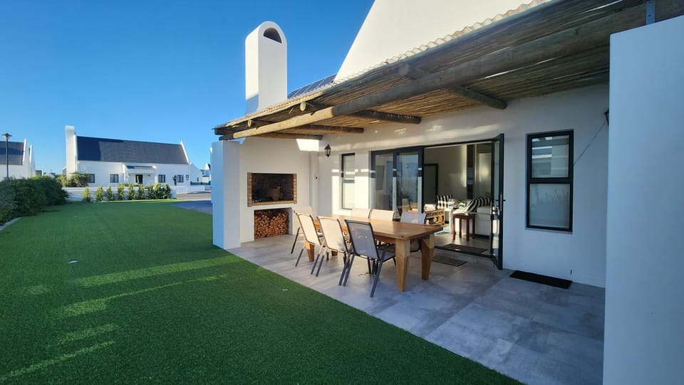 Patio, BBQ facilities, Garden