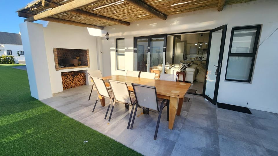 Patio, BBQ facilities, Seating area