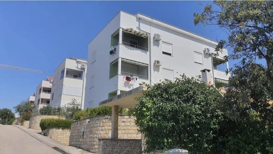 Property building, Street view
