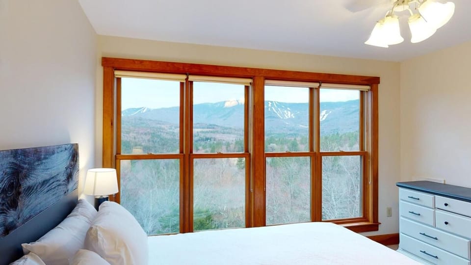 Vermont Post & Beam wHot Tub & Stunning Views House in Waitsfield