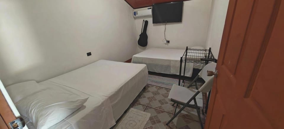 Bed, TV and multimedia, Bedroom, air conditioner