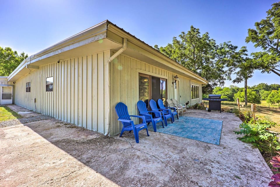 3-Unit Group Retreat! 2 Mi to Wolf Creek Boat Ramp House in Grove