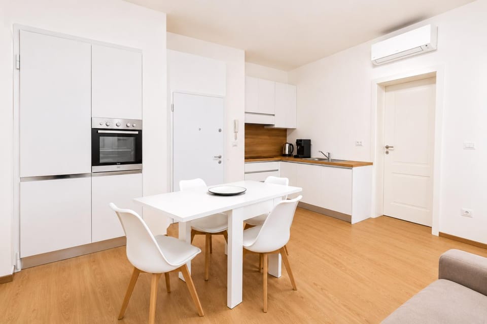 Coffee/tea facilities, dishwasher, oven, kitchen