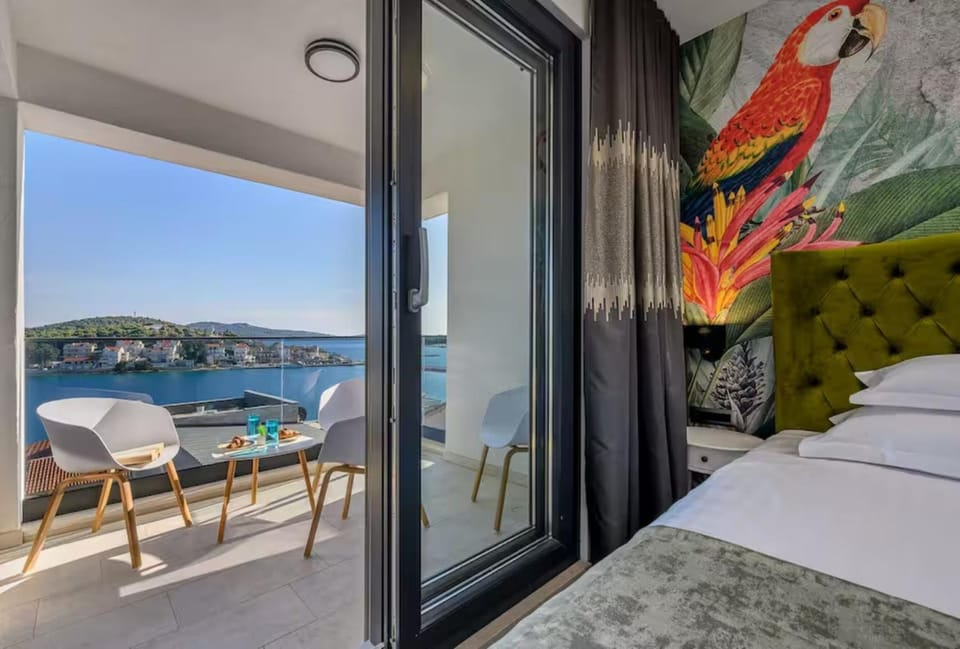 Bed, View (from property/room), Balcony/Terrace, Photo of the whole room, Bedroom, Sea view