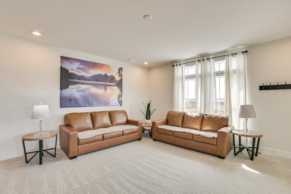 Country Stay Near Dtwn! Modern Petoskey Retreat House in Bear Creek