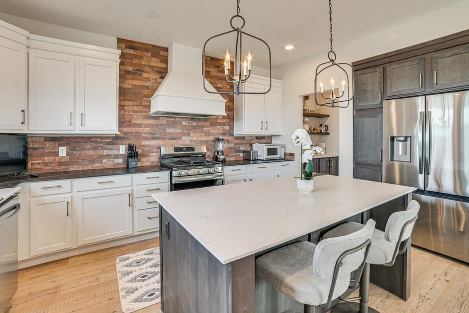 Country Stay Near Dtwn! Modern Petoskey Retreat House in Bear Creek