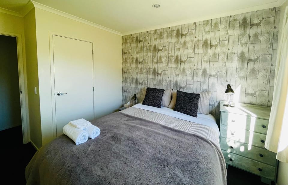 Alpine Room at our Home - Arthurs Point Queenstown Vacation rental in Queenstown