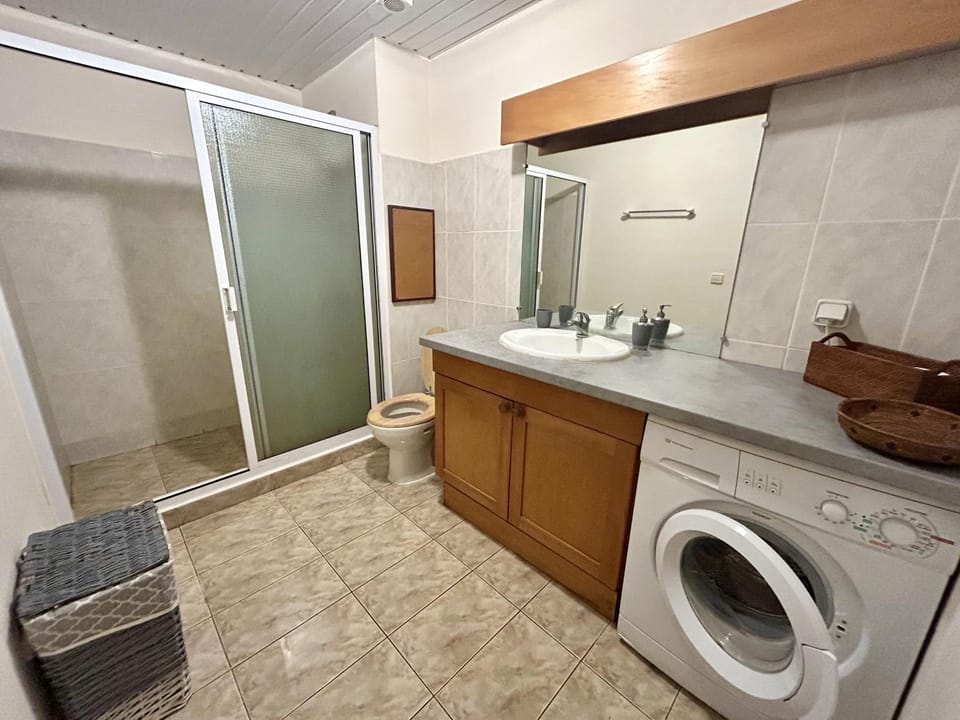 Bathroom, washing machine