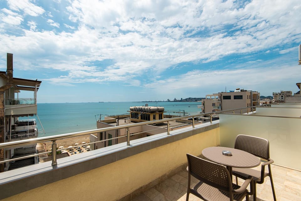 Day, Natural landscape, View (from property/room), Balcony/Terrace, Seating area, Beach, Sea view