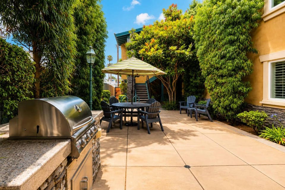 Walk to Beach and Restaurants Apartment in Ocean Beach