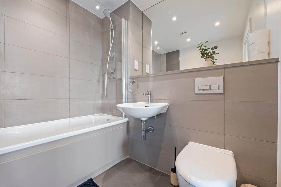 Bathroom, Bath