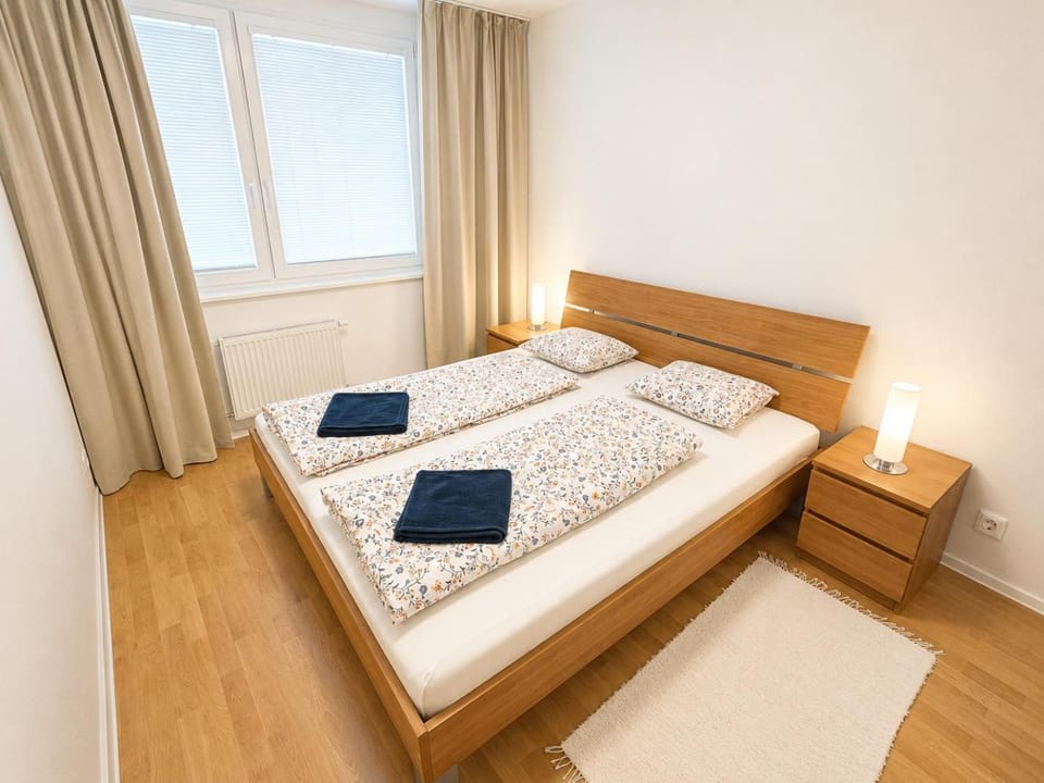 KarLove II Apartment Modern 2 Room Stay with Private Free Parking, AC and Easy City Access Apartment in Bratislava