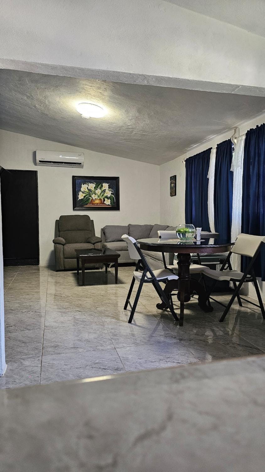 Villa Privada 1200m2 Laguna a Pasos Pet Friendly House in State of Quintana Roo