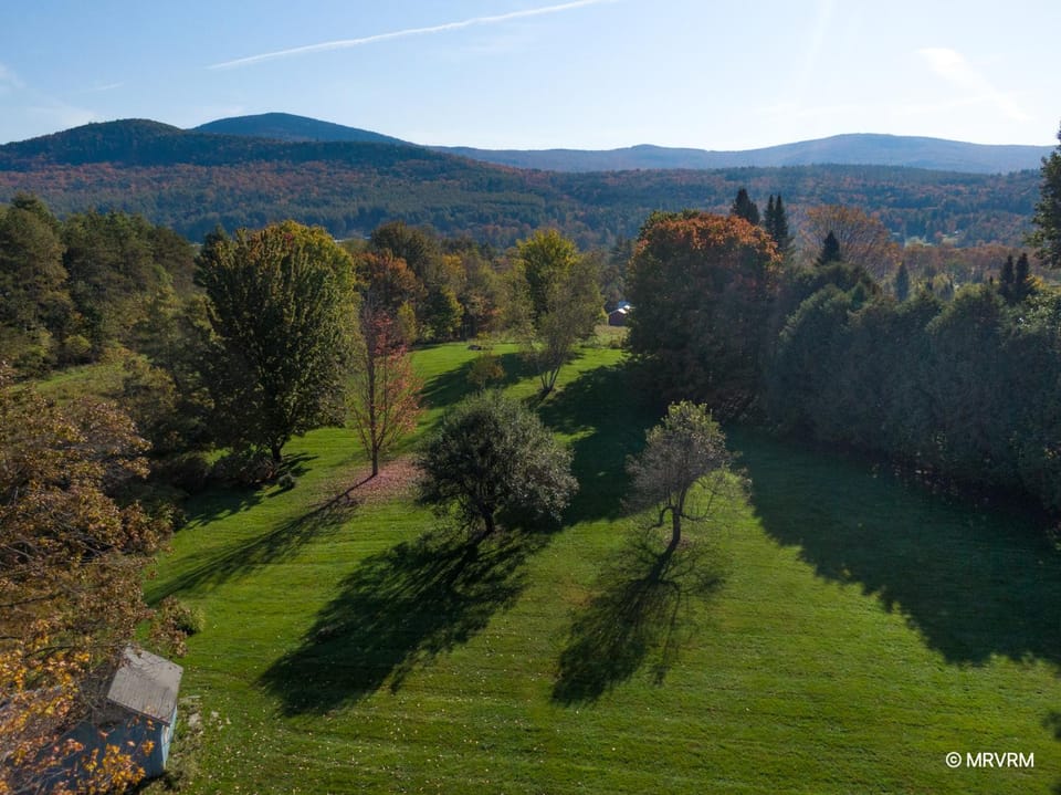 Beautiful Family Home Central to Mad River Valley House in Waitsfield