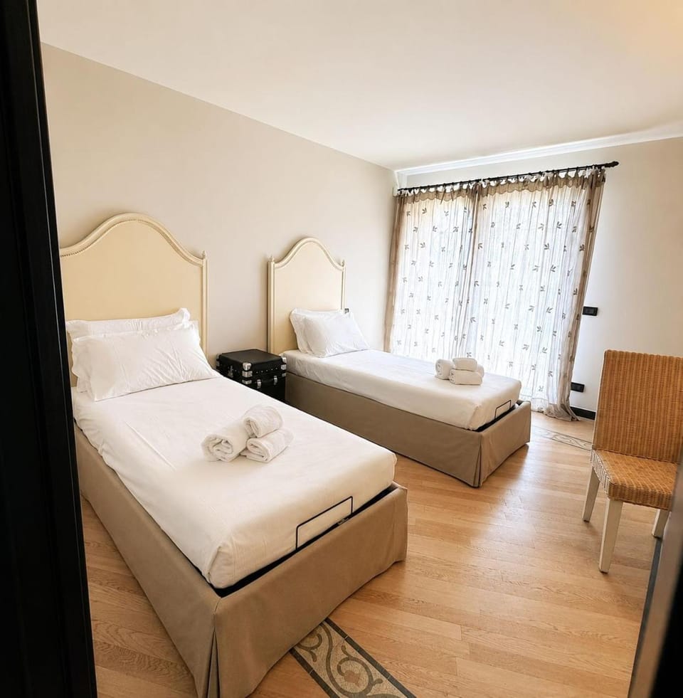 Appartamento in Villa con Piscina ad Alassio Apartment in Liguria