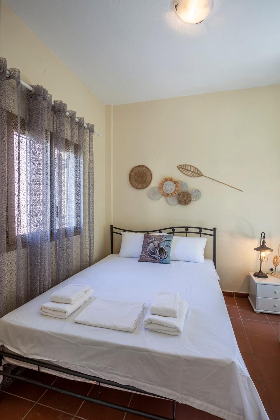 Bedroom, towels