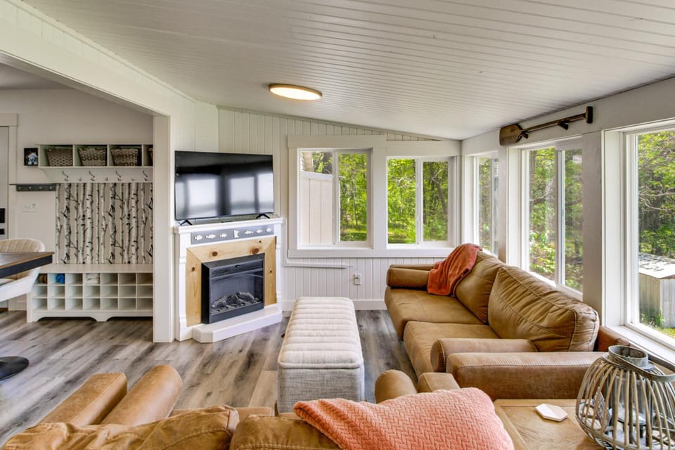 Quiet Relaxing Lakefront Cabin w/ Private Dock Cabin in Minnesota