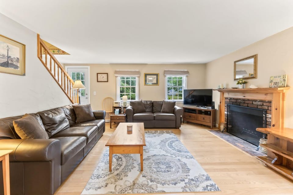 Cape Cod Cottage Near Beaches & Bike Trail House in Harwich