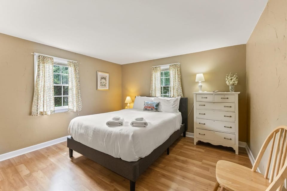 Cape Cod Cottage Near Beaches & Bike Trail House in Harwich