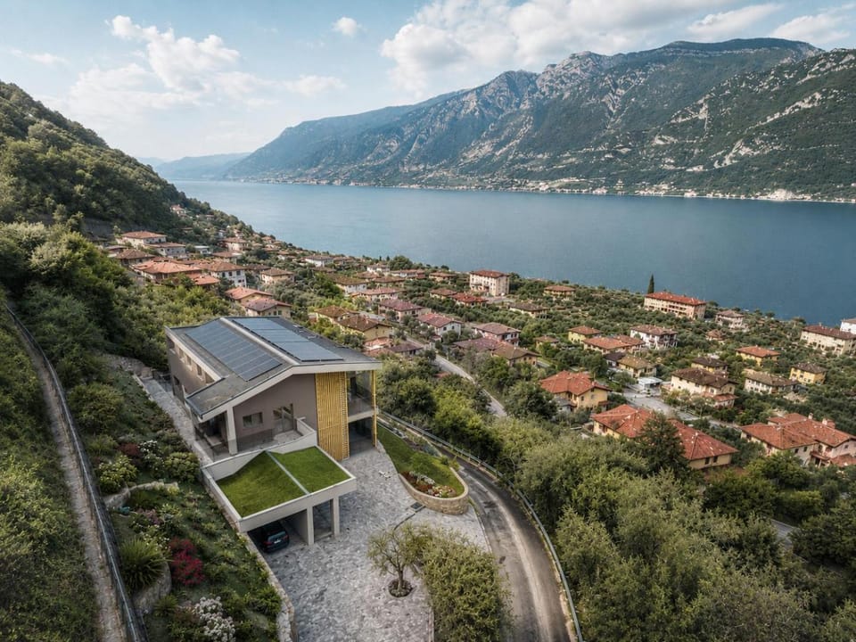 Property building, Bird's eye view, Mountain view