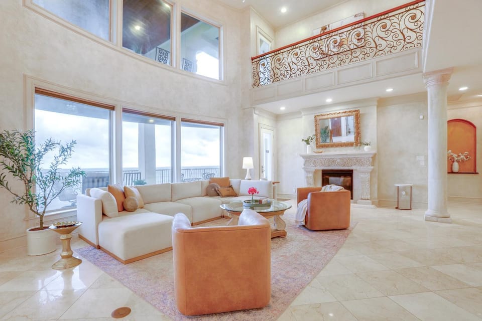 Bayfront Villa w/ Million-Dollar Views in Seabrook Villa in Seabrook