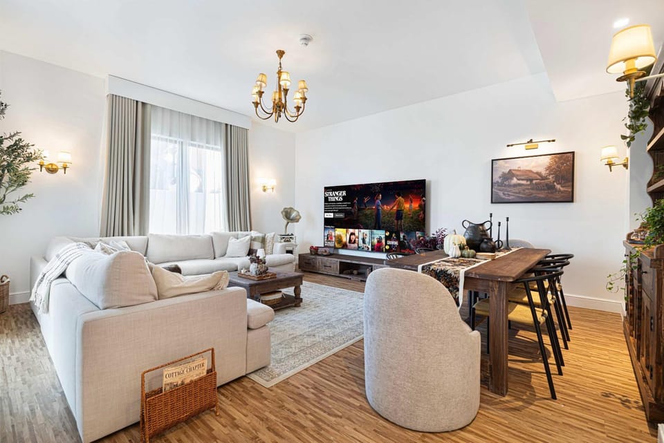 The Countryside Chapter - 100 inch cinema screen House in Abu Dhabi