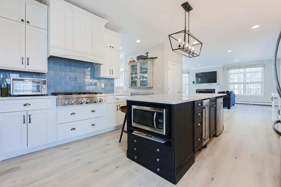 Expansive Oasis With Water Views, Walk To Beach! House in Buzzards Bay