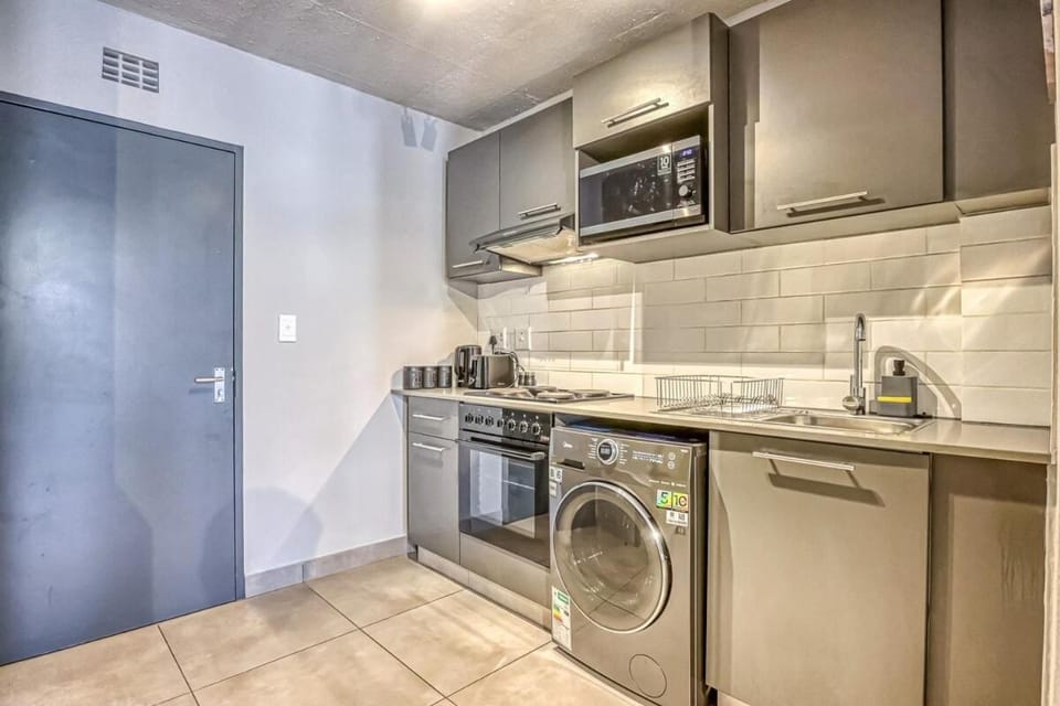 Modern Executive Lynnwood Apt - Citadel Retreat Apartment in Pretoria