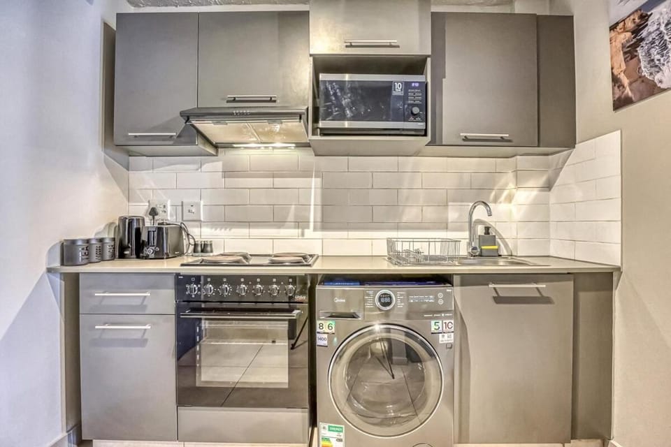 Modern Executive Lynnwood Apt - Citadel Retreat Apartment in Pretoria