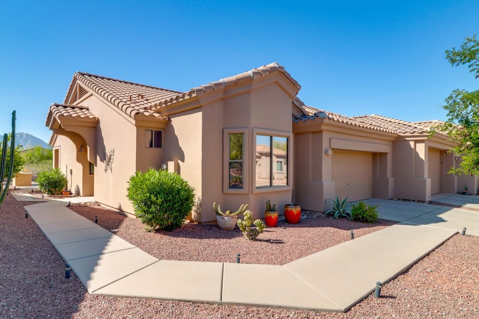 Catalina Mtn Views! Tucson Townhome w/ Large Patio House in Oro Valley